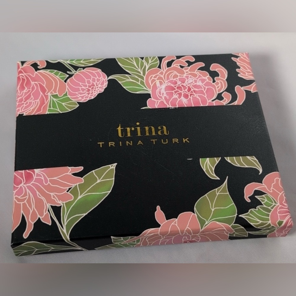 Trina Turk Black Quilted Passport Holder Luggage Tag Set - Picture 6 of 13
